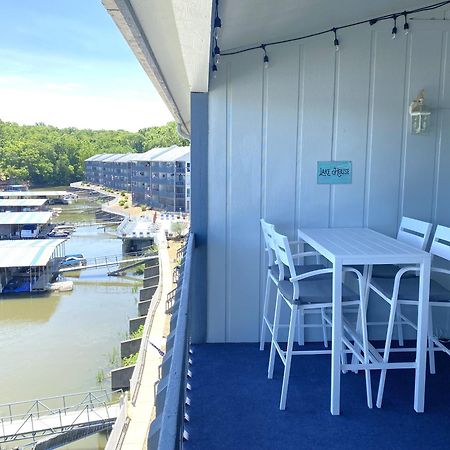 B Lakefront! Remodeled, Boat Slip, Patio Views, Pool, Boat Ramp, Wifi Osage Beach Bagian luar foto