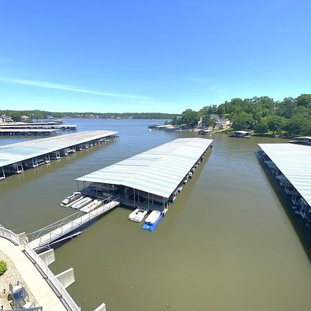 B Lakefront! Remodeled, Boat Slip, Patio Views, Pool, Boat Ramp, Wifi Osage Beach Bagian luar foto
