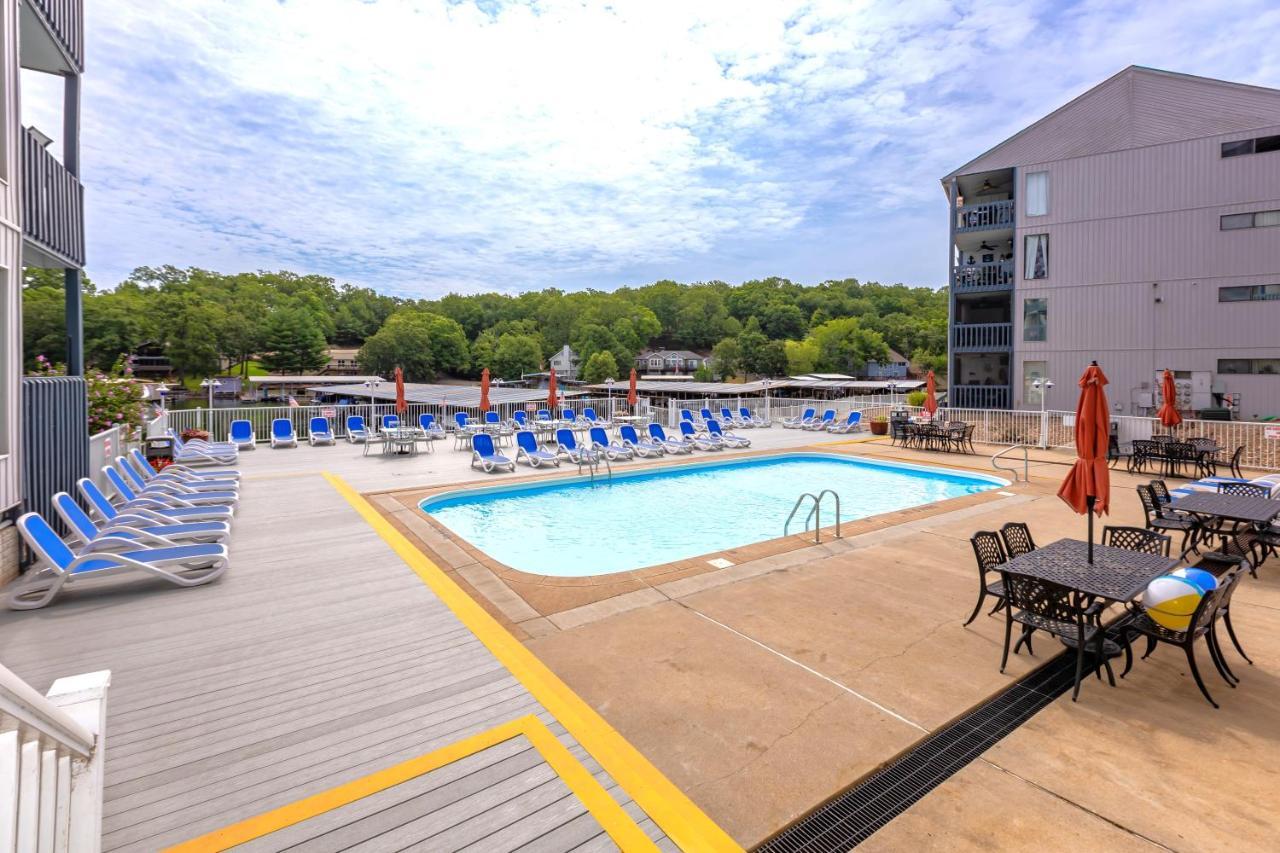 B Lakefront! Remodeled, Boat Slip, Patio Views, Pool, Boat Ramp, Wifi Osage Beach Bagian luar foto
