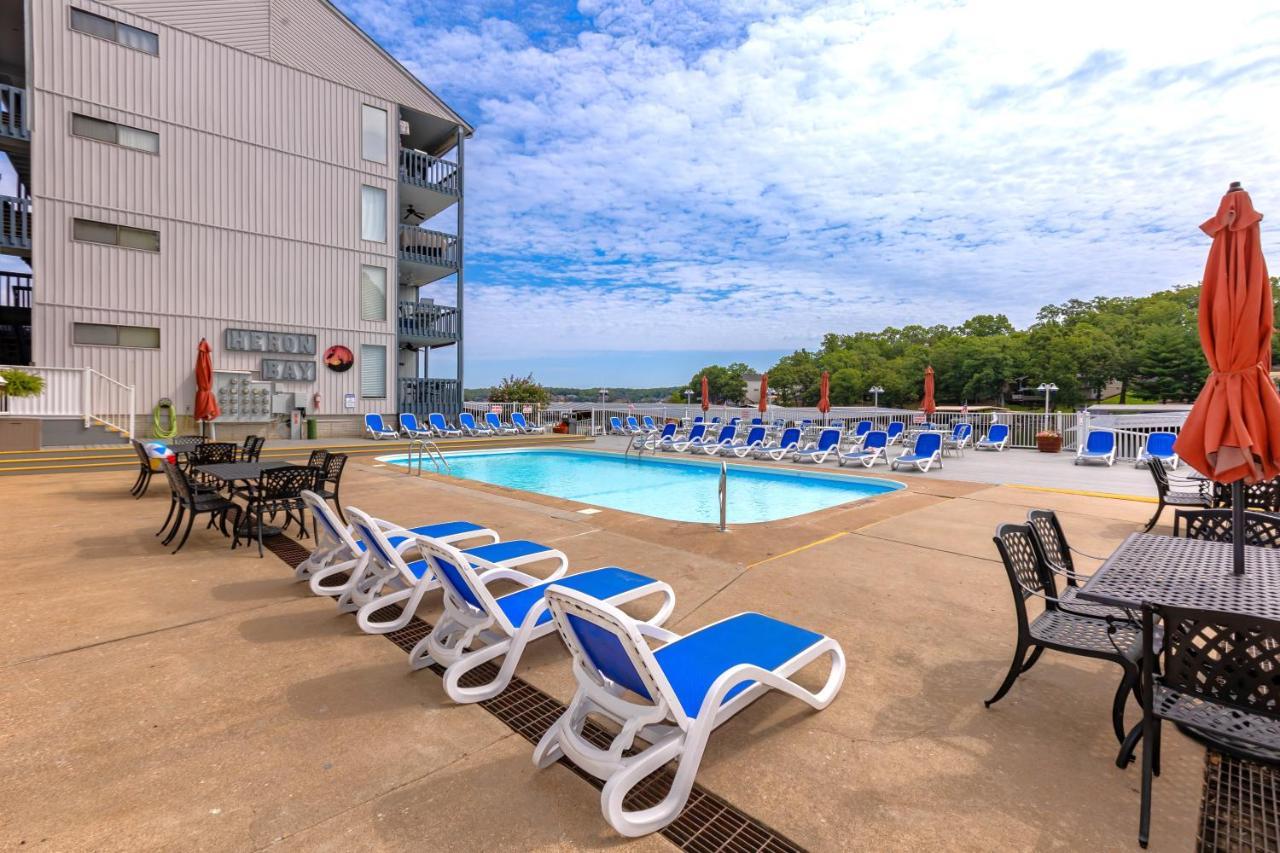 B Lakefront! Remodeled, Boat Slip, Patio Views, Pool, Boat Ramp, Wifi Osage Beach Bagian luar foto