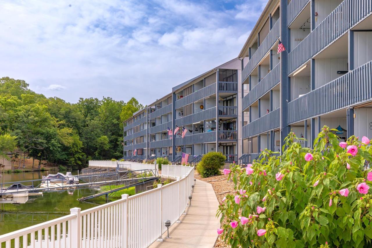 B Lakefront! Remodeled, Boat Slip, Patio Views, Pool, Boat Ramp, Wifi Osage Beach Bagian luar foto