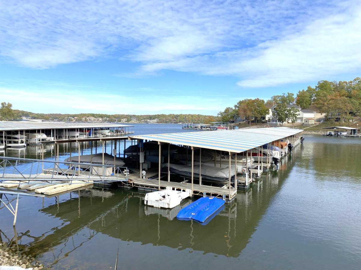 B Lakefront! Remodeled, Boat Slip, Patio Views, Pool, Boat Ramp, Wifi Osage Beach Bagian luar foto