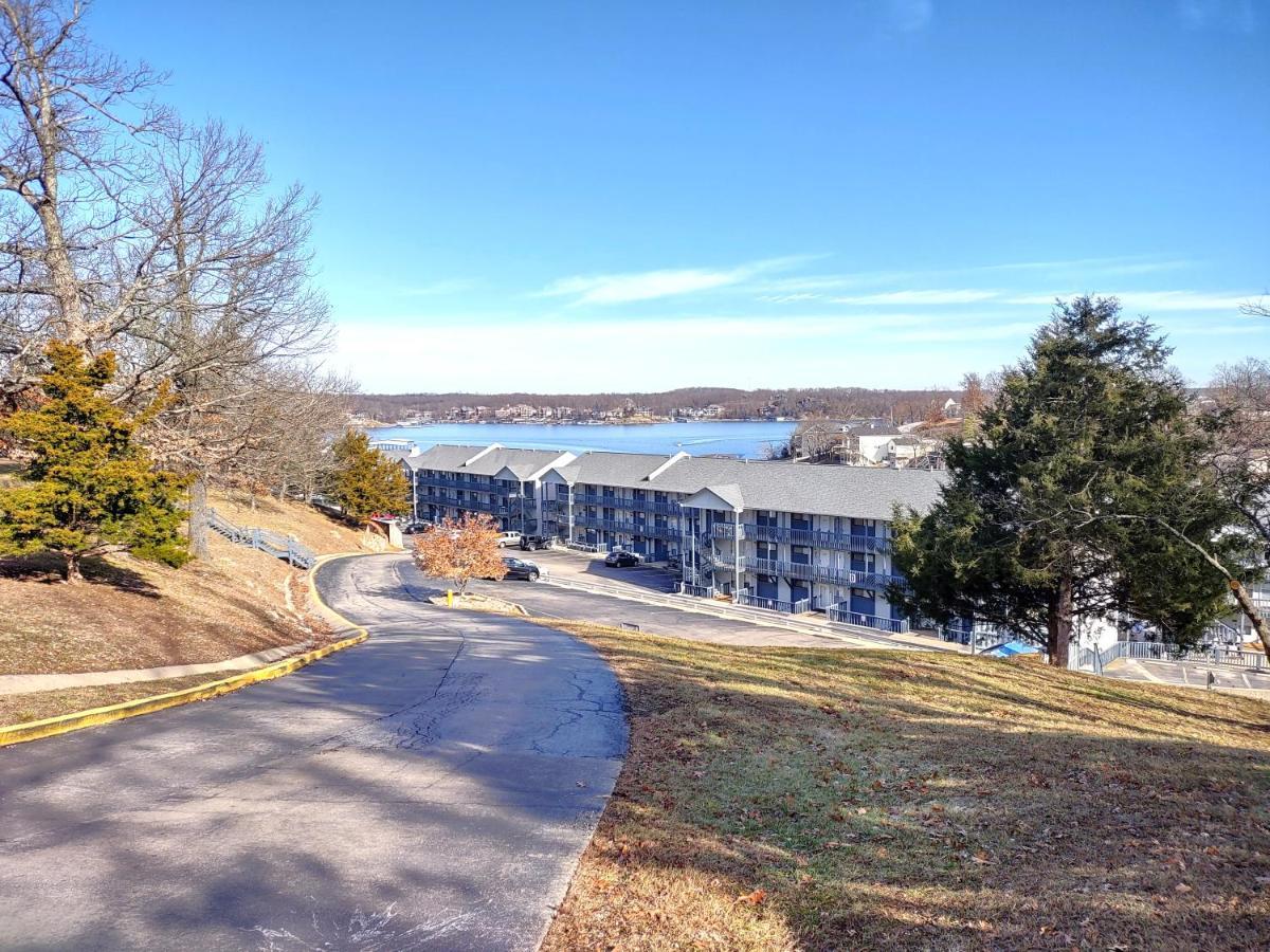 B Lakefront! Remodeled, Boat Slip, Patio Views, Pool, Boat Ramp, Wifi Osage Beach Bagian luar foto