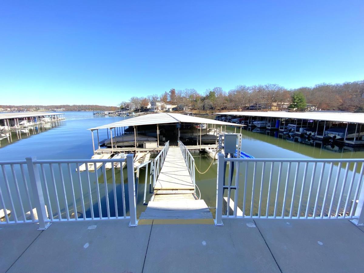 B Lakefront! Remodeled, Boat Slip, Patio Views, Pool, Boat Ramp, Wifi Osage Beach Bagian luar foto