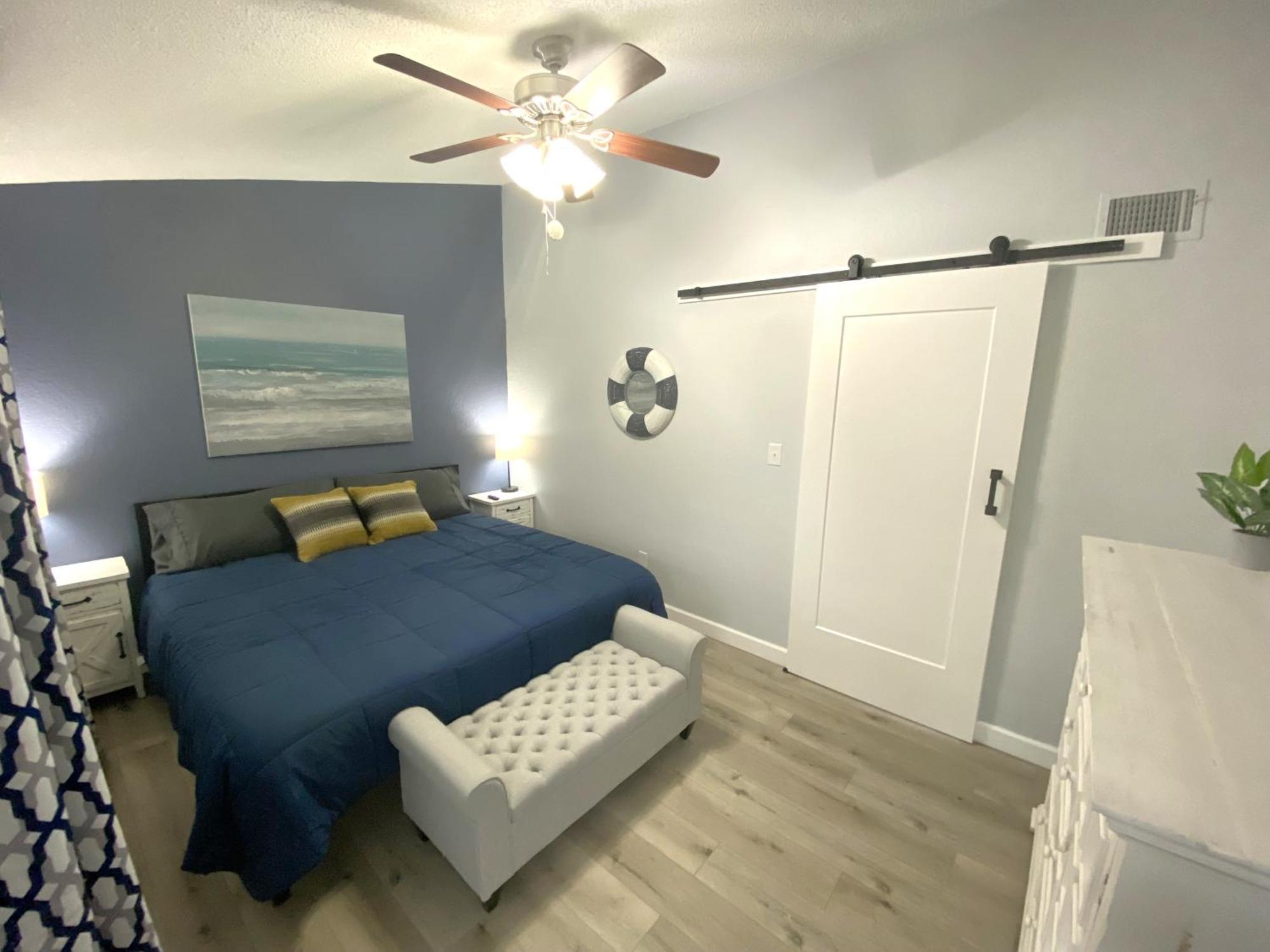 B Lakefront! Remodeled, Boat Slip, Patio Views, Pool, Boat Ramp, Wifi Osage Beach Bagian luar foto