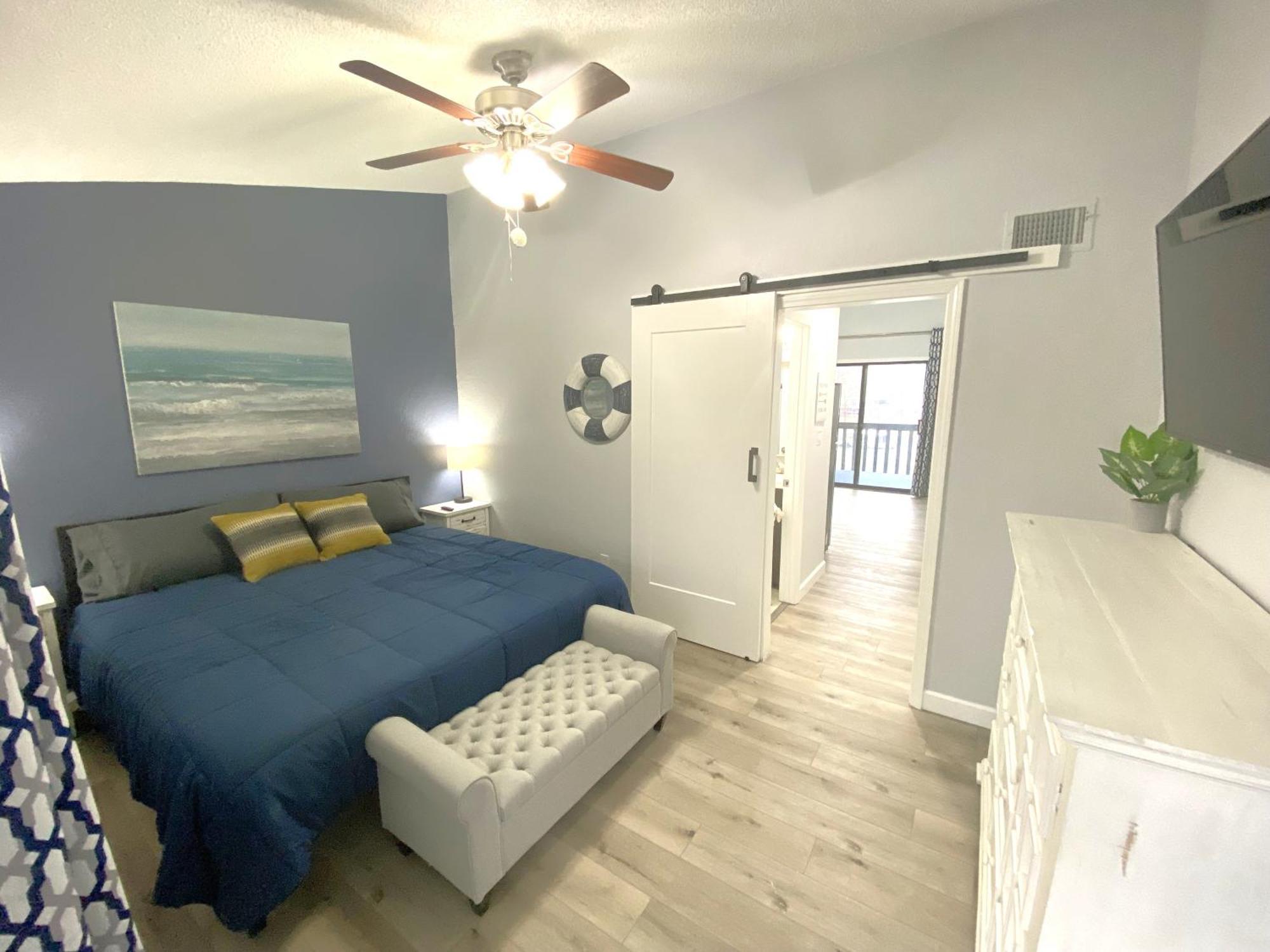 B Lakefront! Remodeled, Boat Slip, Patio Views, Pool, Boat Ramp, Wifi Osage Beach Bagian luar foto