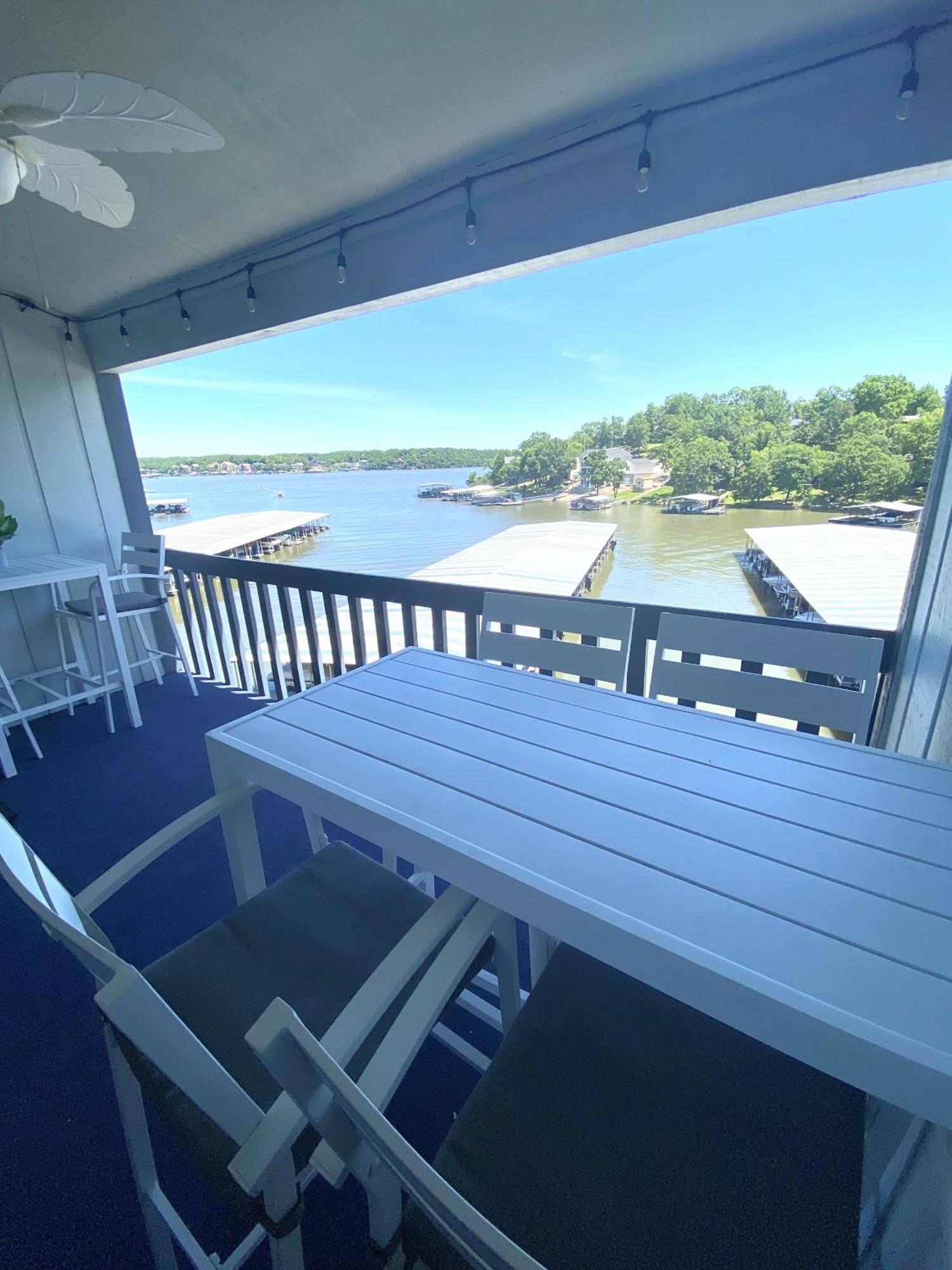 B Lakefront! Remodeled, Boat Slip, Patio Views, Pool, Boat Ramp, Wifi Osage Beach Bagian luar foto
