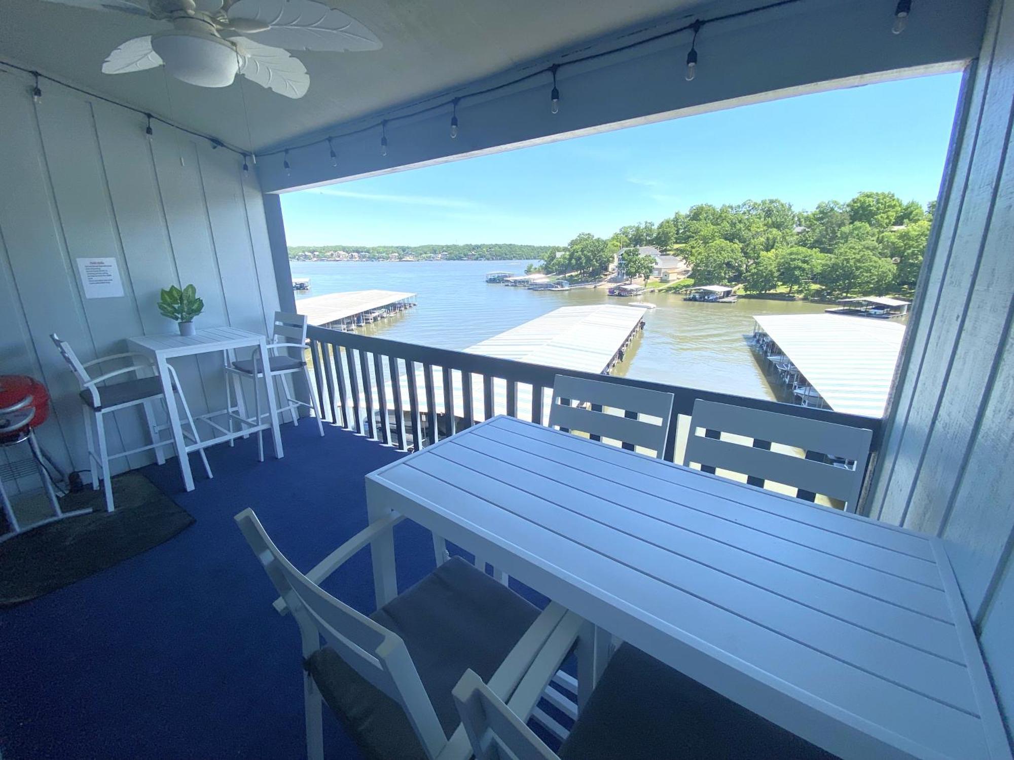 B Lakefront! Remodeled, Boat Slip, Patio Views, Pool, Boat Ramp, Wifi Osage Beach Bagian luar foto